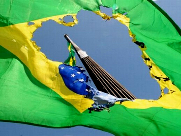 Bandeira do Brasil rasgada, referência à PE emergencial. Com a PEC 186, mais de 9 milhões de processospodem ficar parados no Judiciário brasileiro