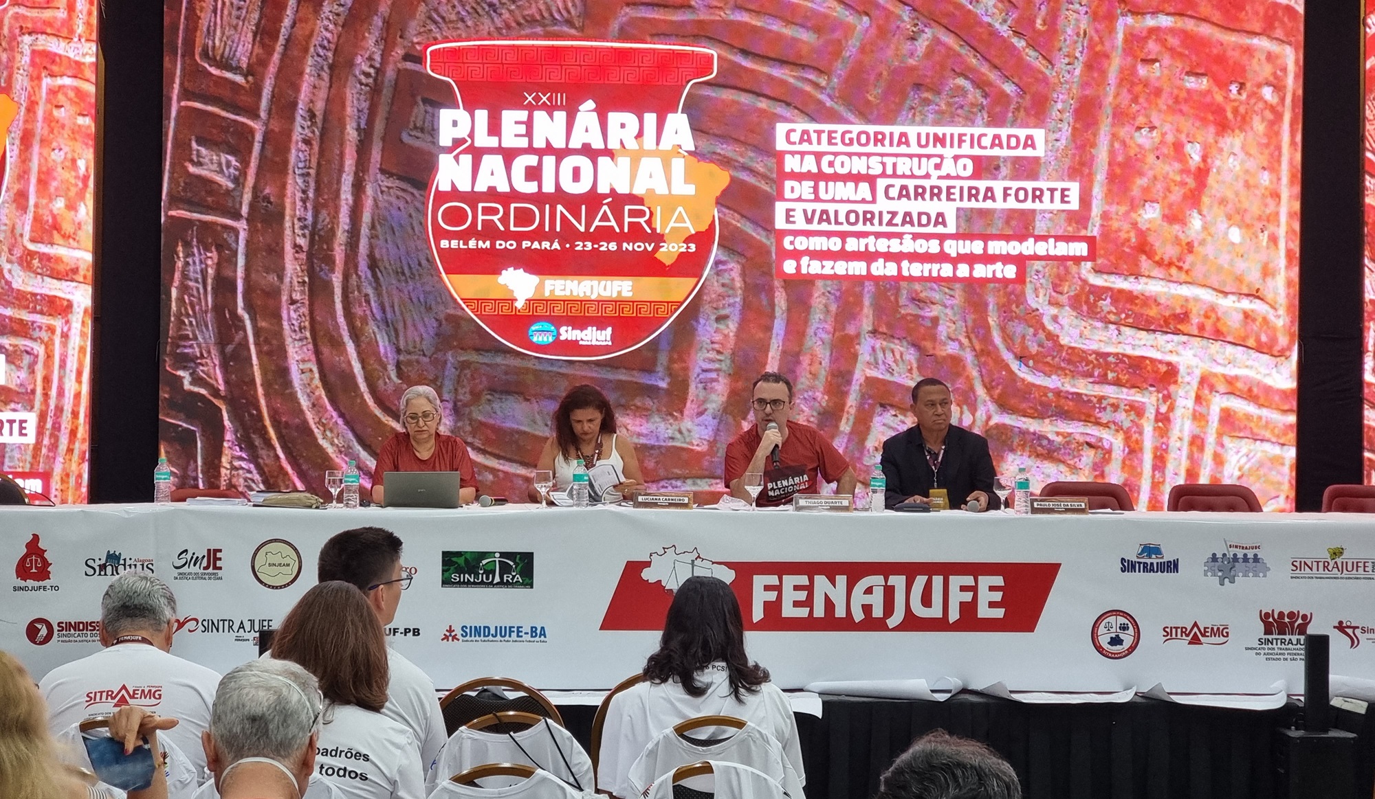 Debate sobre o plano de lutas abre o terceiro dia da plenária nacional em Belém do Pará