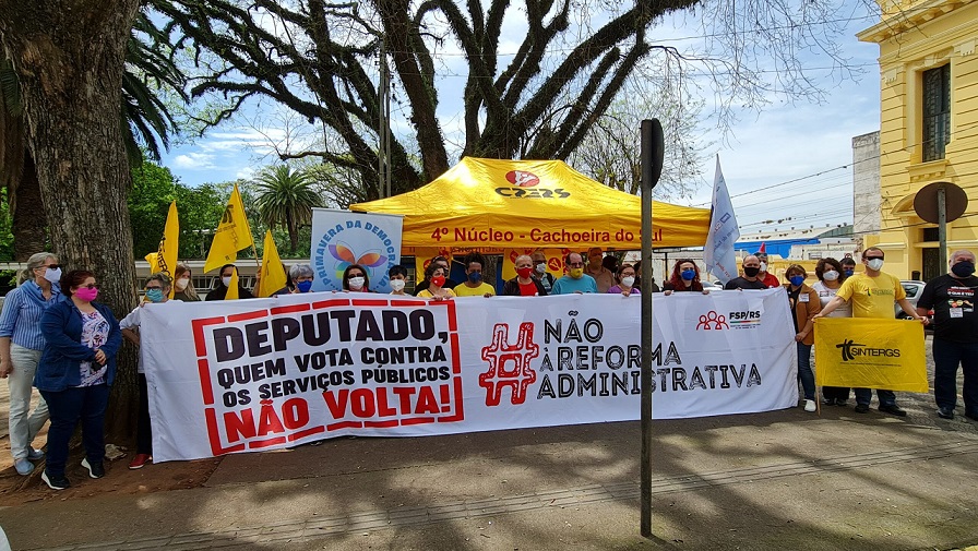Em Cachoeira do Sul, base do deputado Marlon Santos (PDT), Sintrajufe/RS e outras entidades realizam ato cobrando o voto contra a PEC 32